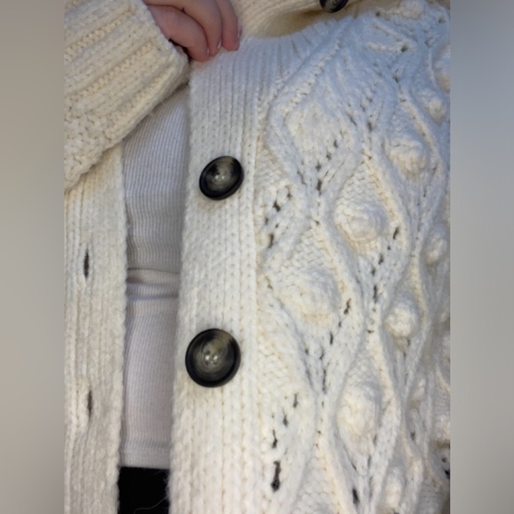 Zara knitted cardigan size medium - Picture 3 of 4